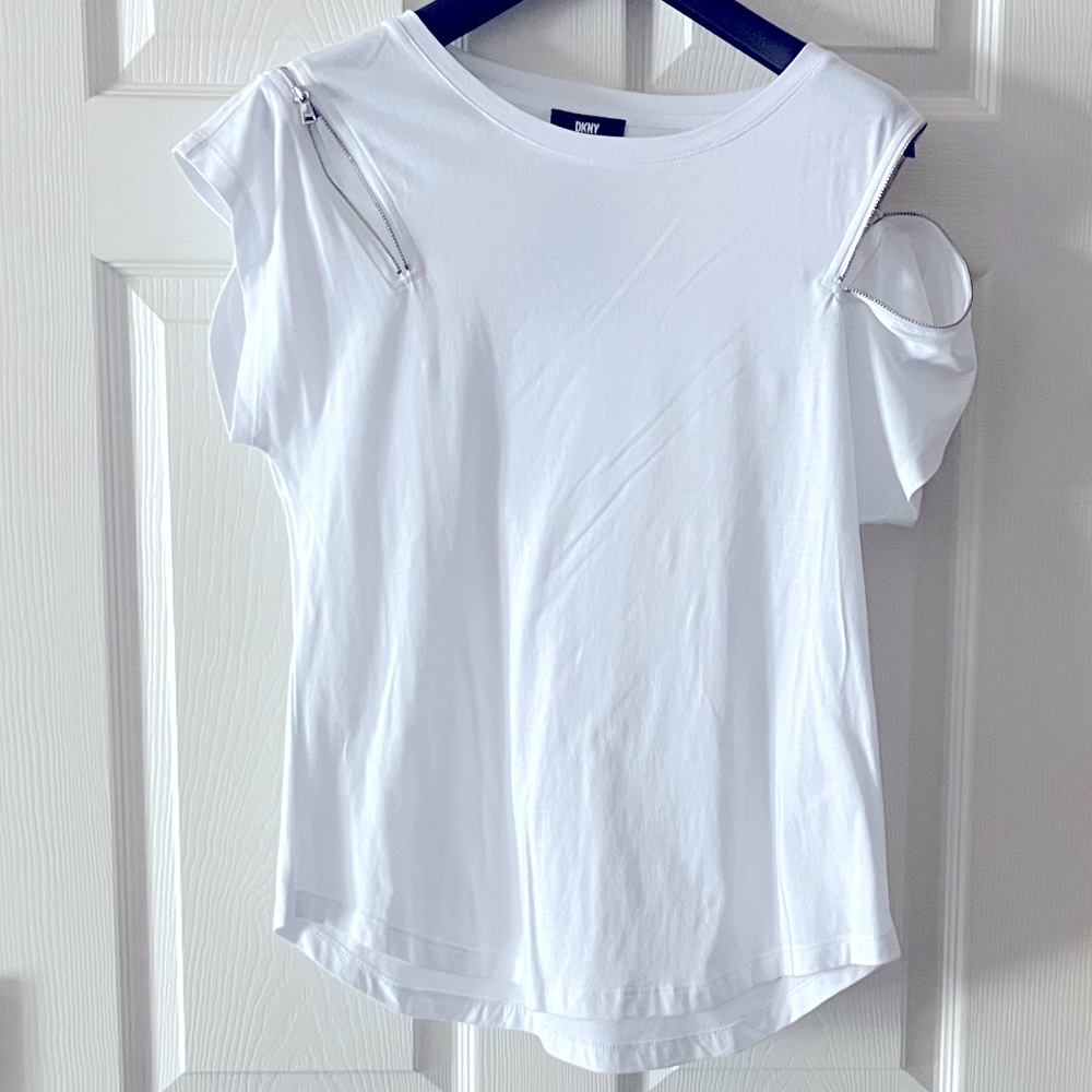 DKNY White Women's Top, working zippers Med. NWT. Never worn.